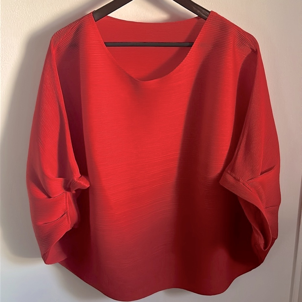 Striking Dolman Sleeve Oversized Stretch Pleated Boho Red Blouse - Picture 10 of 10